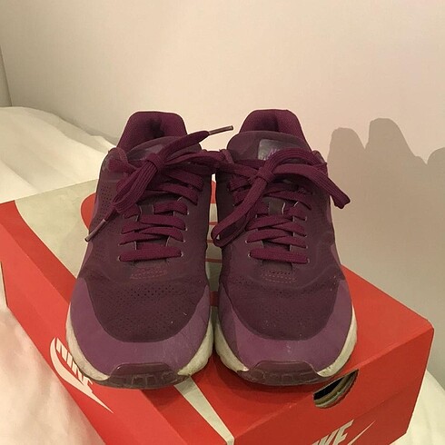 Nike Mürdüm Renk Spor Ayakkabı