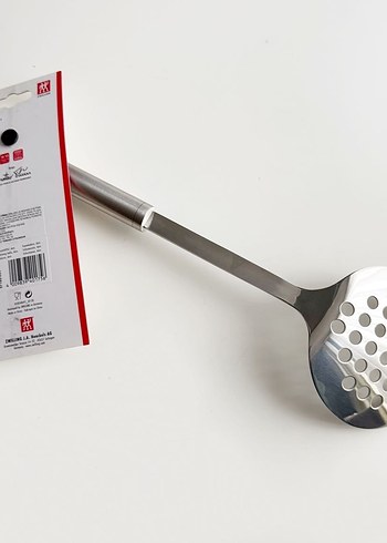 Zwilling Pro Yuvarlak Delikli Kevgir - Görsel 2