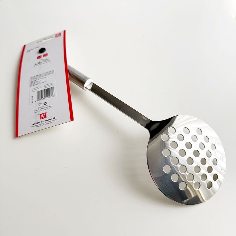 Zwilling Pro Yuvarlak Delikli Kevgir - Görsel 4