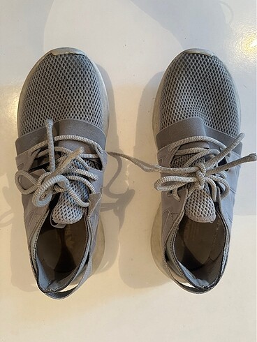 Orijinal Adidas spor ayakkabısı