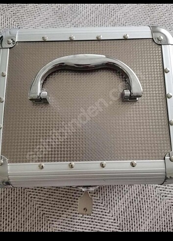 Kilitli makyaj çantası  - Görsel 2