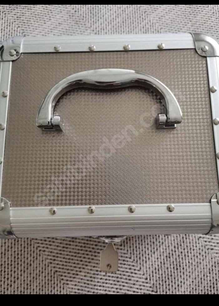 Kilitli makyaj çantası  - Görsel 2