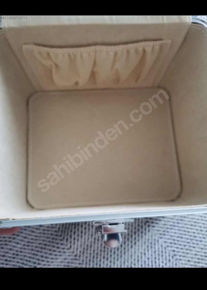 Kilitli makyaj çantası  - Görsel 4