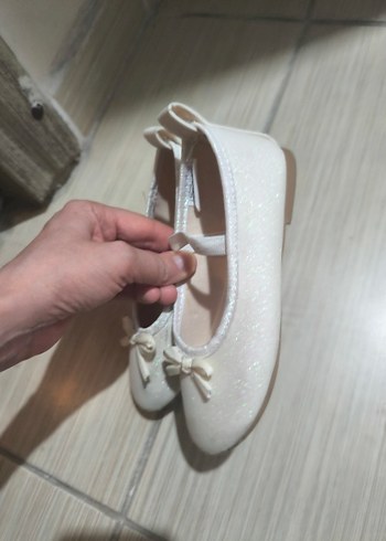 LC Waikiki Beyaz Kız Çocuk Lastikli Babet