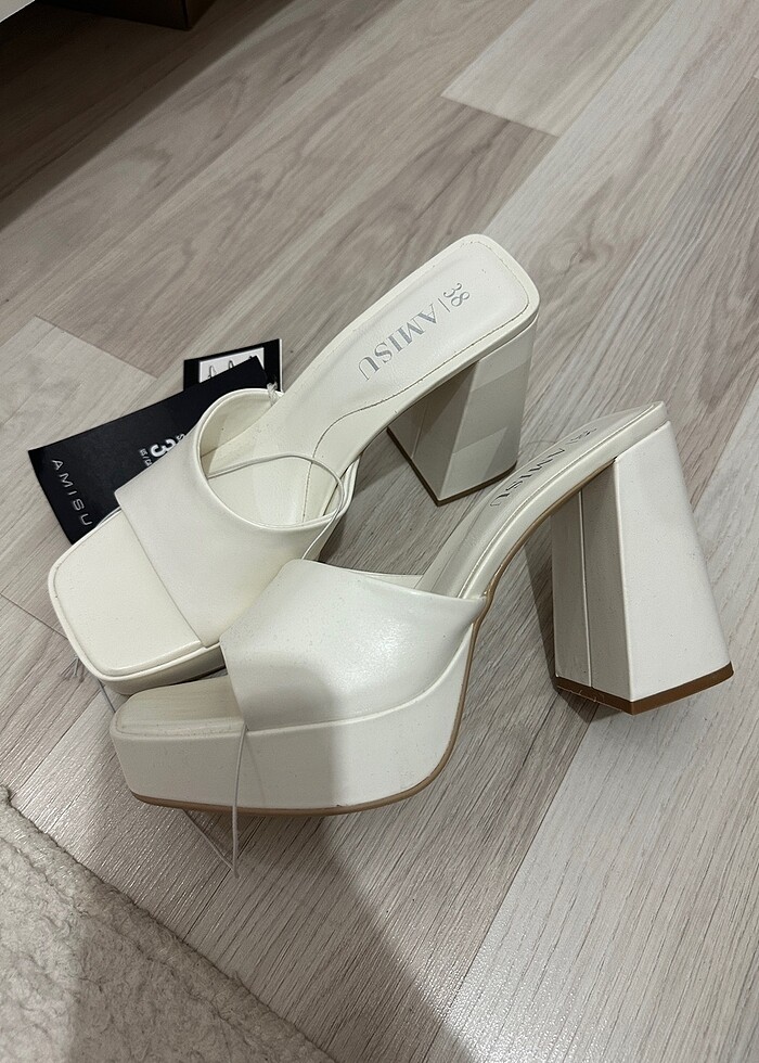 Beyaz ayakkabı - Görsel 2