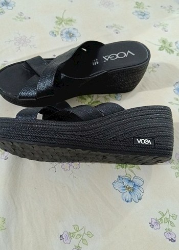 Siyah Yılan Desenli Dolgu Topuk Terlik - Görsel 3