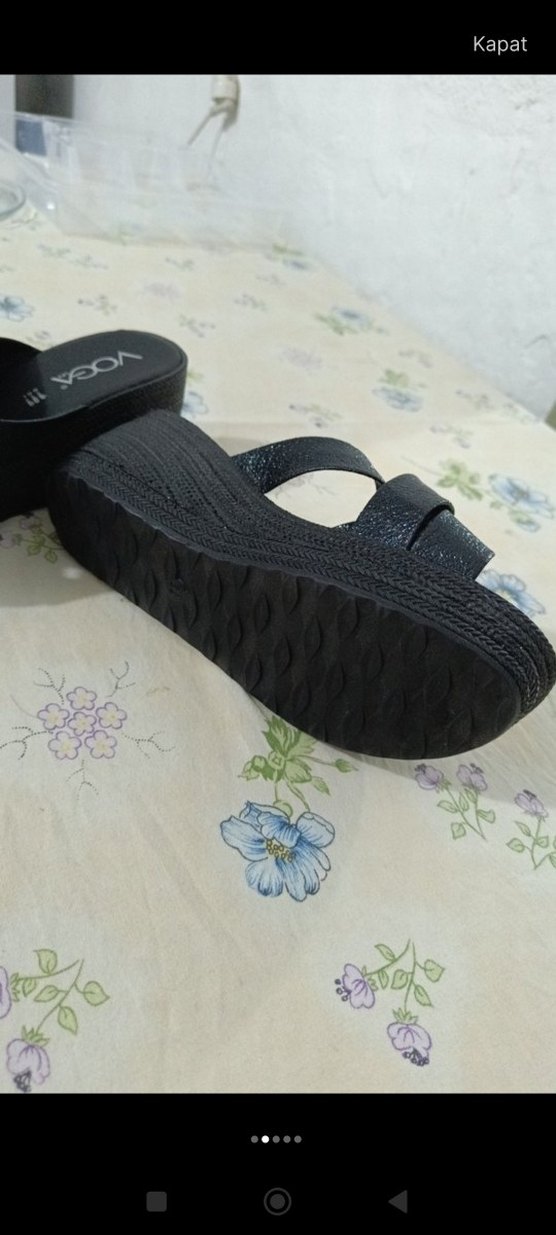 Siyah Yılan Desenli Dolgu Topuk Terlik - Görsel 2