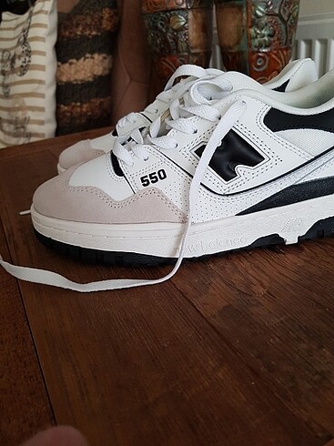 38 Beden beyaz Renk New balance orjinal.