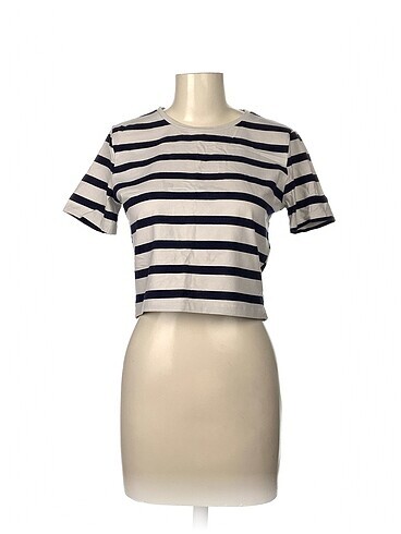 Zara T-shirt %70 İndirimli.