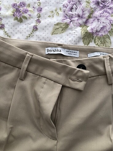 BERSHKA Pantolon