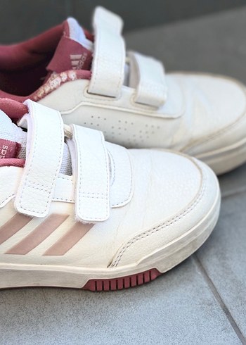 Adidas 31.5 numara Kız Çocuk Beyaz Cırt Cırtlı Sneakers