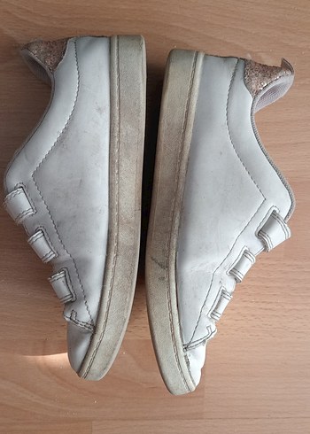 Kız Çocuk Beyaz Cırt Cırtlı Nakışlı Spor Ayakkabı - Görsel 3