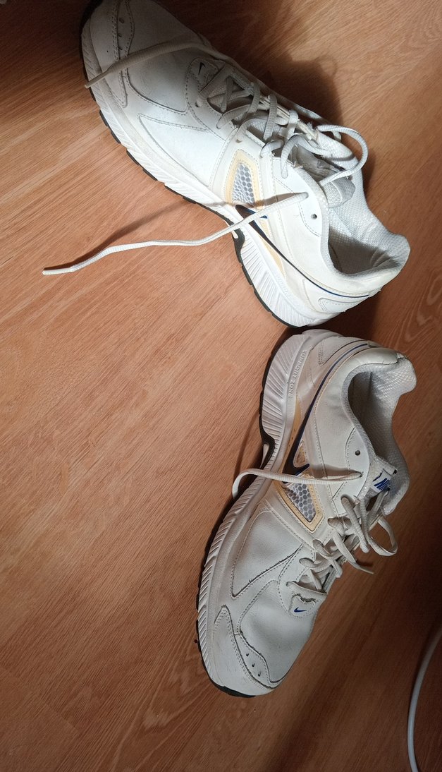 Nike Beyaz Bağcıklı Erkek Spor Ayakkabı - Görsel 2