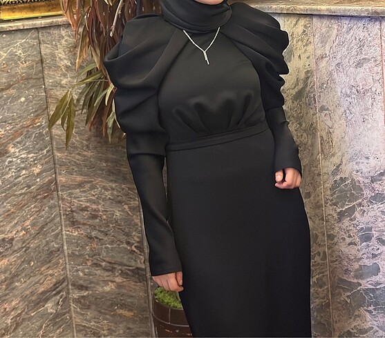 Manuka Onuz drapeli siyah uzun abiye - Görsel 6