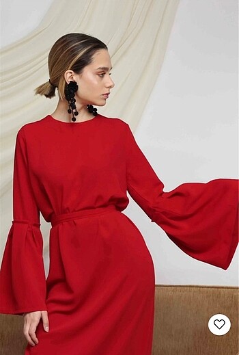 SUUD COLLECTİON  KOLLARI VOLANLI KIRMIZI KREP KUMAŞ ELBİSE - Görsel 2