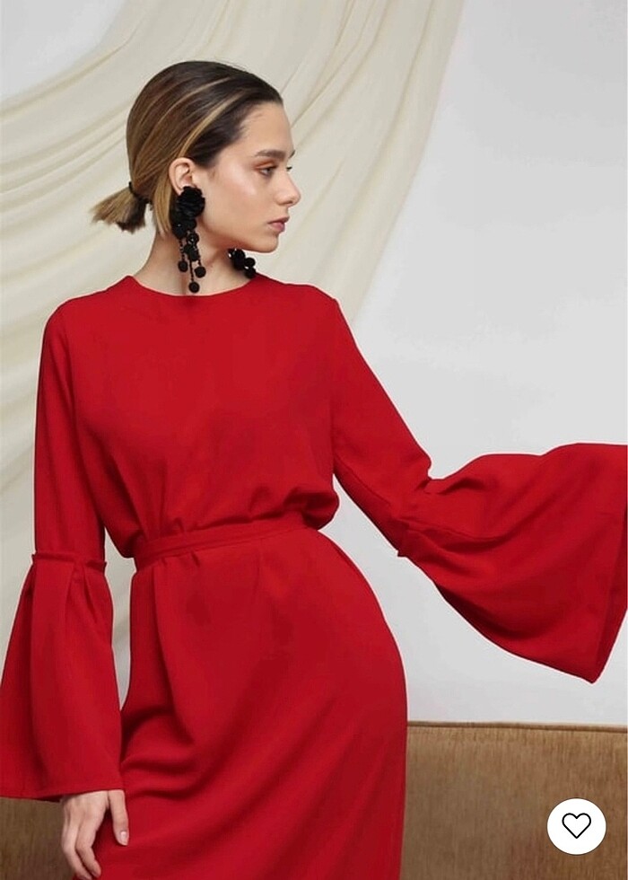 SUUD COLLECTİON  KOLLARI VOLANLI KIRMIZI KREP KUMAŞ ELBİSE - Görsel 2