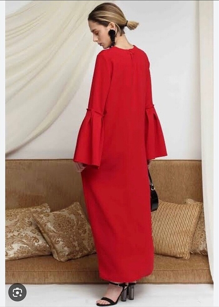 SUUD COLLECTİON KOLLARI VOLANLI KIRMIZI KREP ELBİSE - Görsel 3