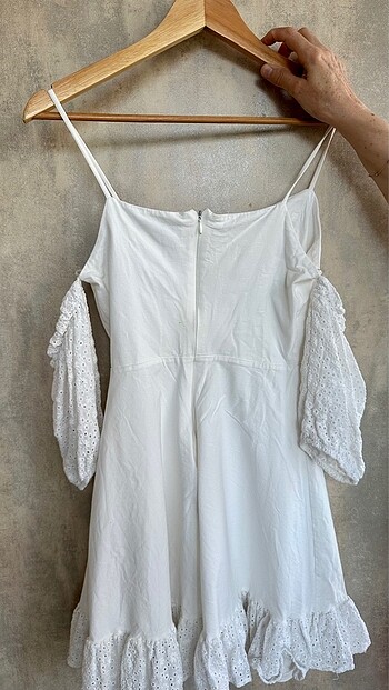 xs Beden beyaz Renk Omuz detaylı beyaz kısa elbise