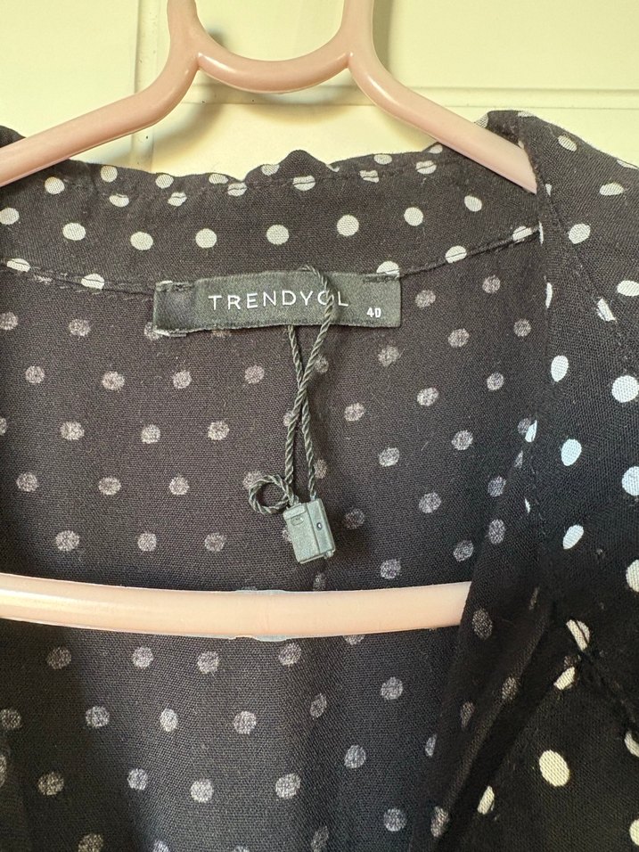 Düğmeli Siyah Puantiyeli Uzun Elbise - Görsel 2