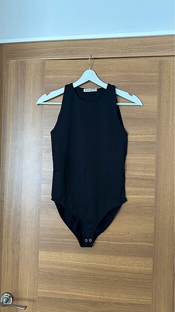 Stradivarius parlak kumaş body
