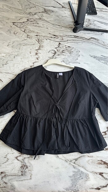 H&M önü bağcıklı bluz