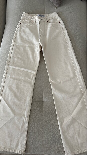 Ekru straight fit jean