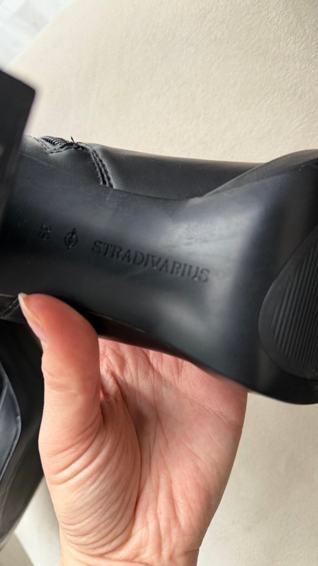 Siyah Deri Tokalı Kadın Topuklu Bot - Görsel 2