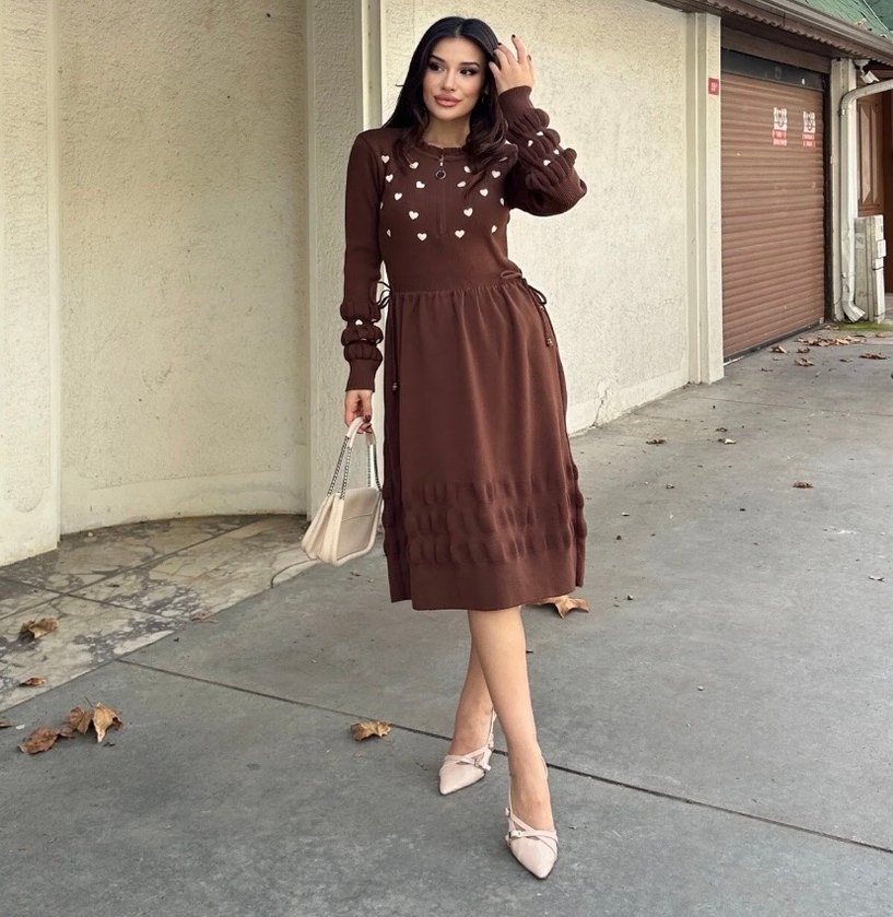 Kahverengi Nakışlı Uzun Triko Elbise - Görsel 2