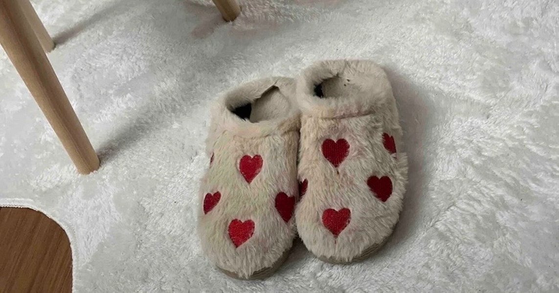 Beyaz Nakışlı Kürklü Kadın Terlik - Görsel 4