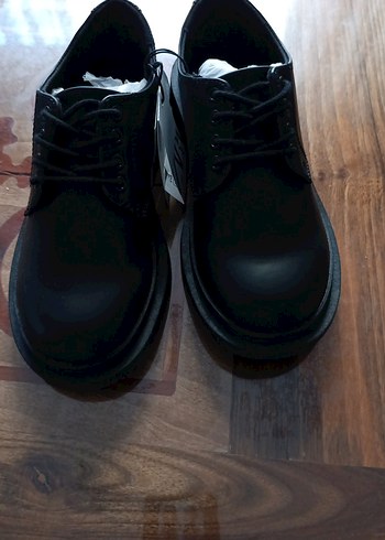 Zara marka Erkek Siyah Klasik Bağcıklı Deri Ayakkabı - Görsel 2