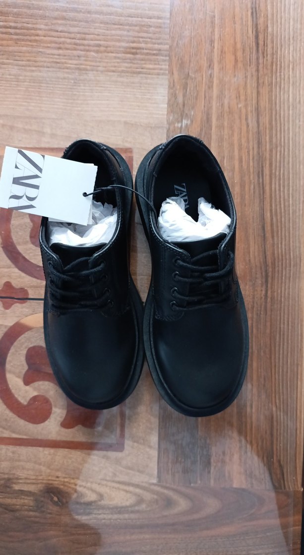 Zara marka Erkek Siyah Klasik Bağcıklı Deri Ayakkabı - Görsel 4