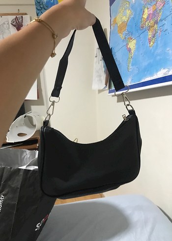 Siyah Minimalist Tokalı Kadın Çanta