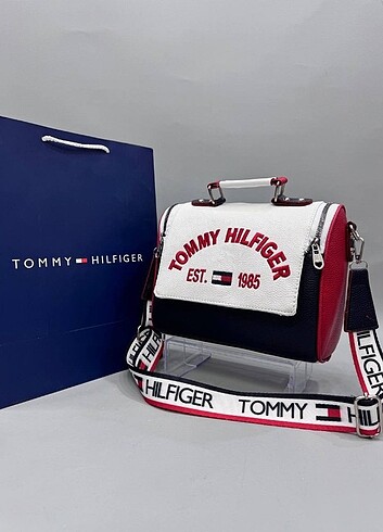  Tommy Hilfiger Ölçüler 20X25 cm