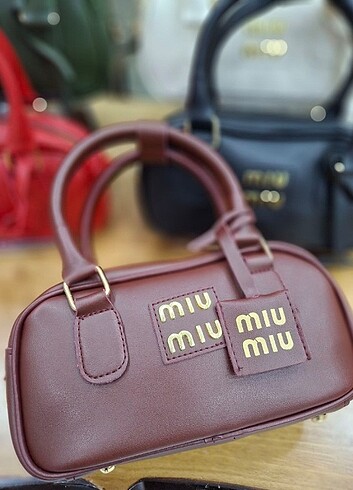 Miu Miu Miu miu kol çantası renkler mevcut sağ kaydırın