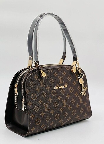 Louis Vuitton kol çantası renkler mevcut