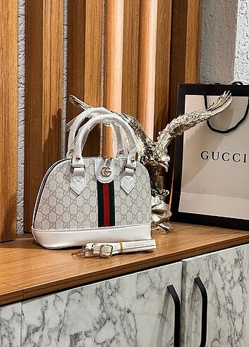 Gucci kol çantası 