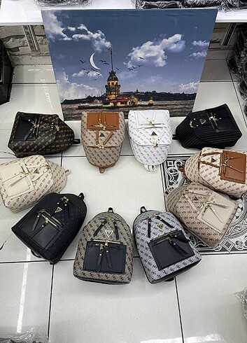 Guess sırt çantası renk seçiniz 