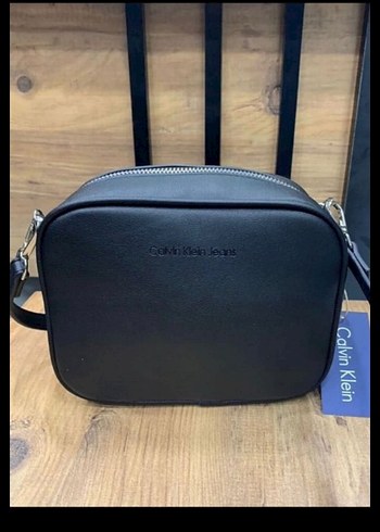 Calvin Klein Calvin Klein Siyah Deri Kadın Çapraz Çanta