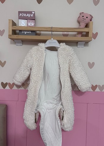 Beyaz Kürklü Bebek Kız Tulumu - Görsel 3