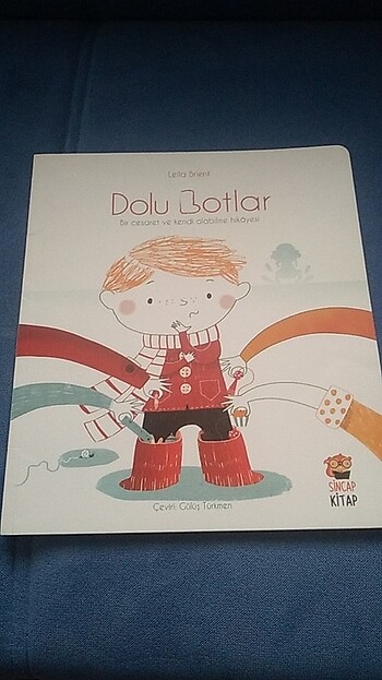 Çocuk kitabı dolu botlar