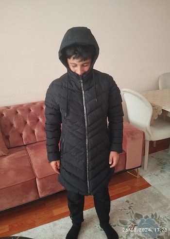 Kadın Siyah Kapüşonlu Fermuarlı Kışlık Mont