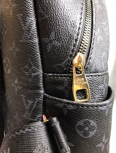 Louis Vuitton LV sırt çantası