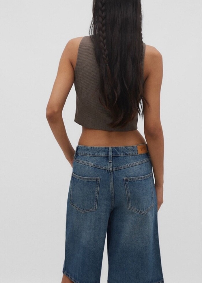 STRADİVARİUS BERMUDA KAPRİ GÜNEŞ TARZ ŞORT - Görsel 3