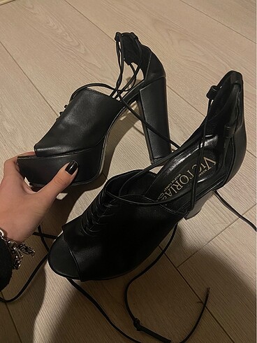 Victoria Beckham Victoria topuklu ayakkabı