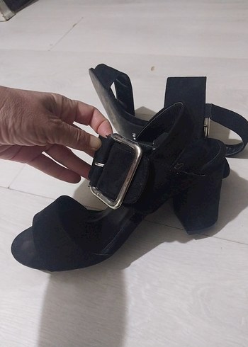 Siyah Kemerli Dolgu Topuk Kadın Akşam Ayakkabısı - Görsel 6