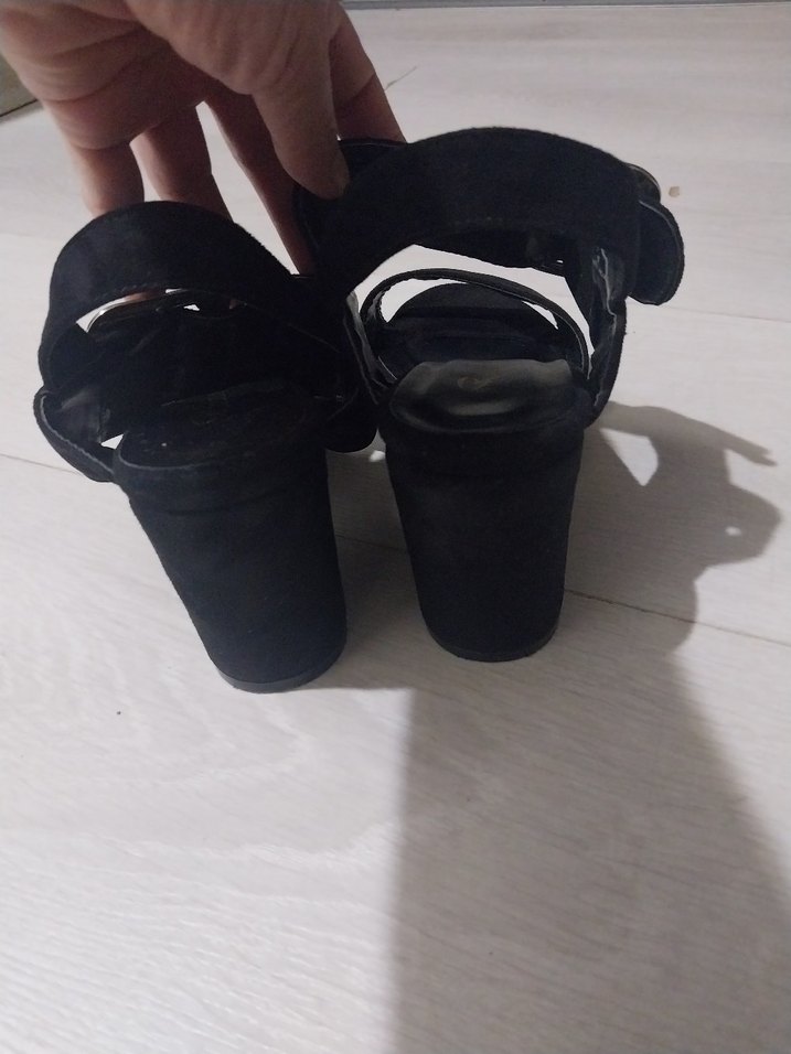 Siyah Kemerli Dolgu Topuk Kadın Akşam Ayakkabısı - Görsel 5