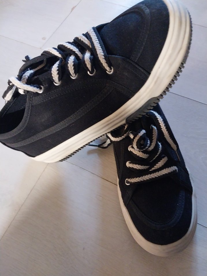 Siyah Dolgu Topuklu Kadın Spor Ayakkabı - Görsel 2