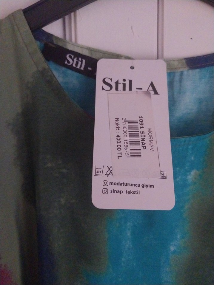 Drapeli Kolsuz Mini Batik Desenli Tunik - Görsel 3