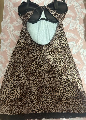 Leopar Desenli İnce Askılı Uzun Kadın Gecelik - Görsel 2