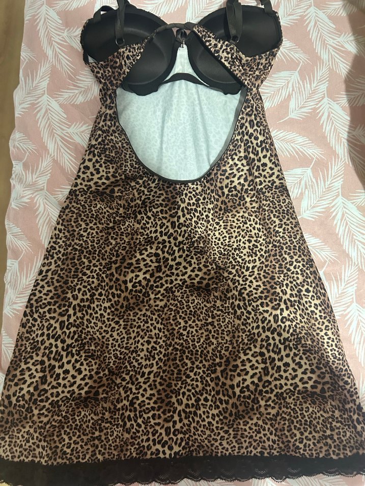 Leopar Desenli İnce Askılı Uzun Kadın Gecelik - Görsel 2